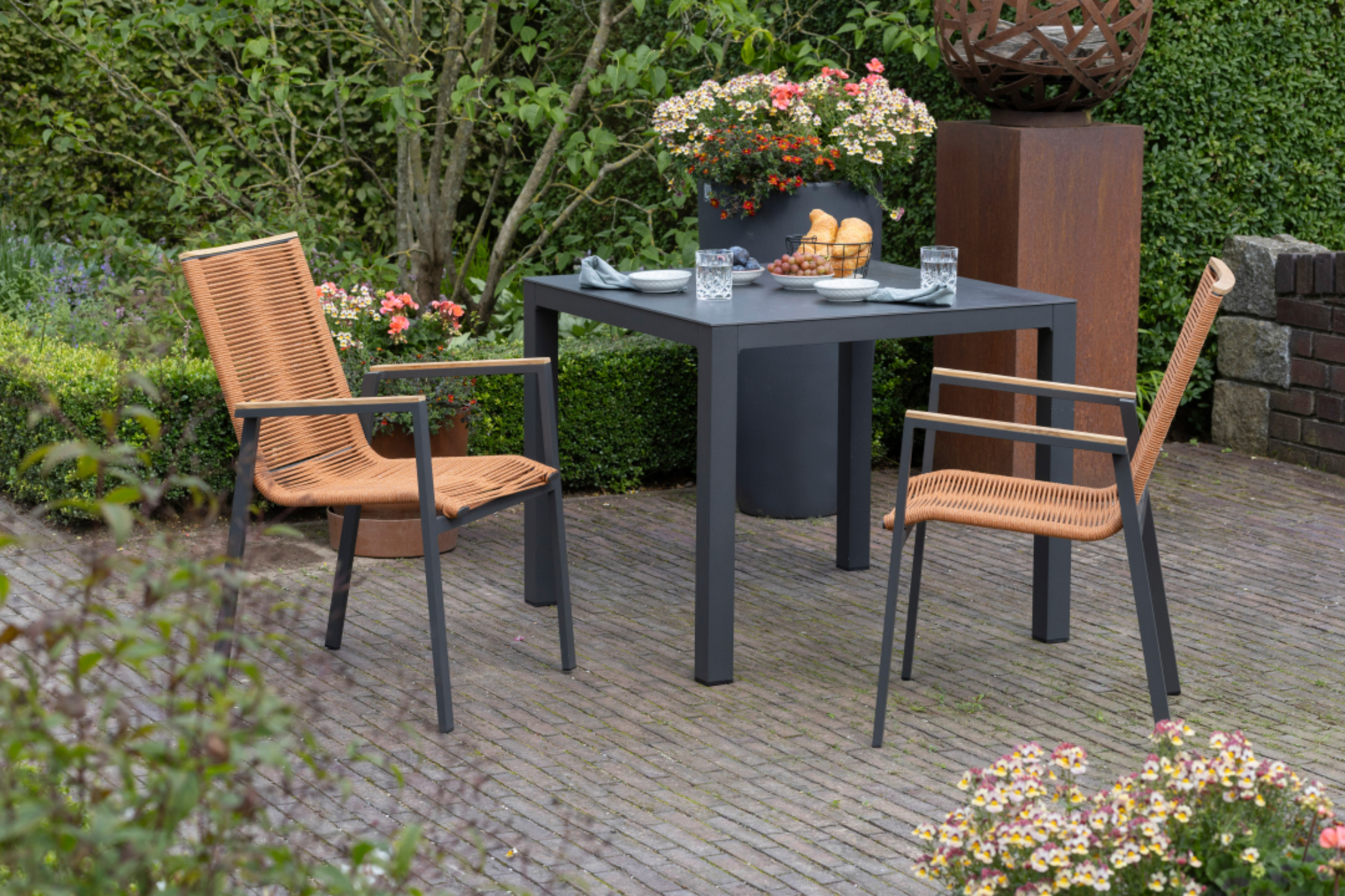 Gartenmöbelset Diningsessel Alicante terracotta mit Tisch Tarifa 90x90cm